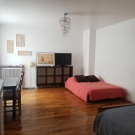 Апартаменты Cozy Near Bastille *