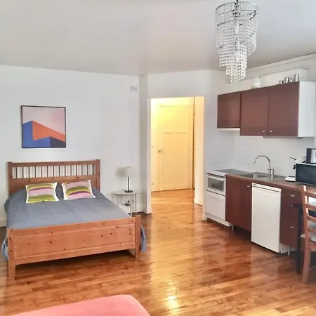 Апартаменты Cozy Near Bastille *